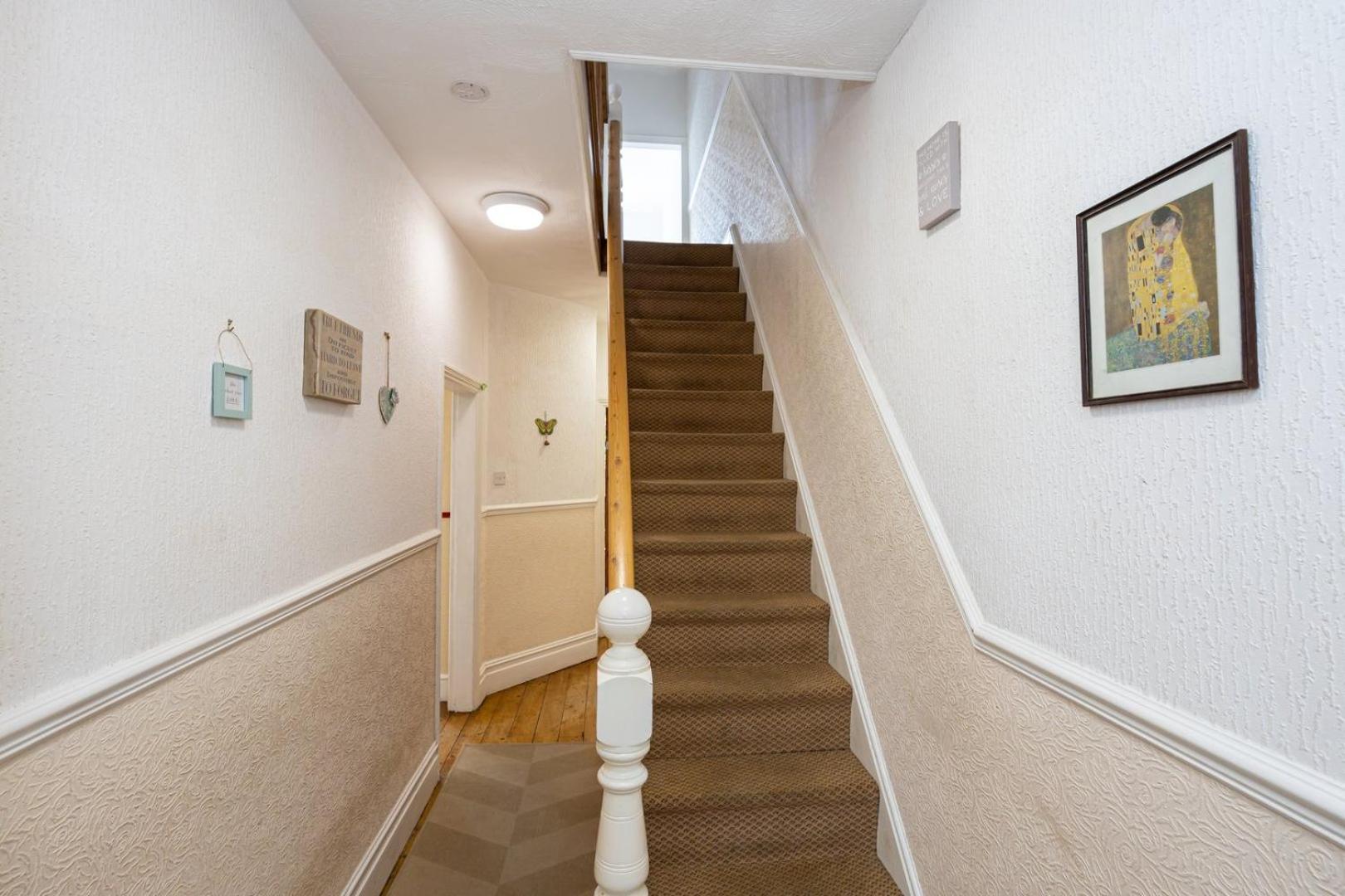 Guestready - Enchanting Life In Gorse Hill Mánchester Exterior foto