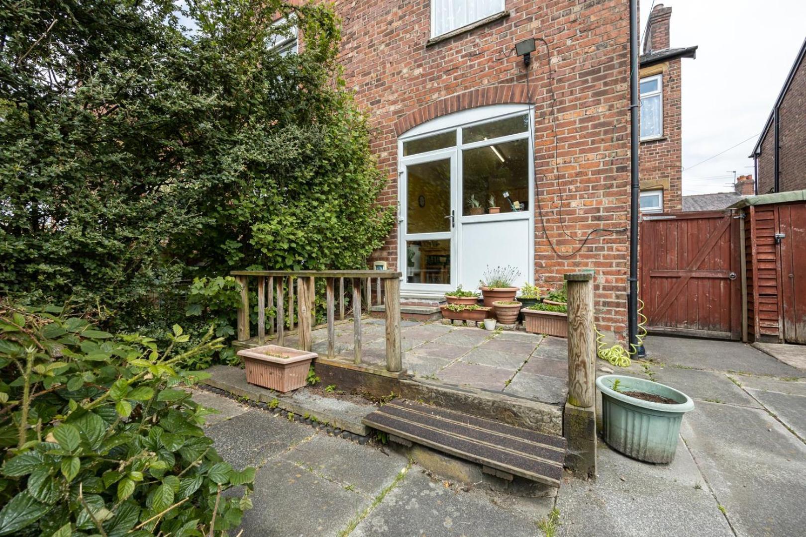 Guestready - Enchanting Life In Gorse Hill Mánchester Exterior foto